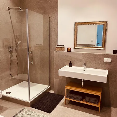 Traumwohnung Mit Grosser Dachterrasse アパート ゼーハイム・ユーゲンハイム