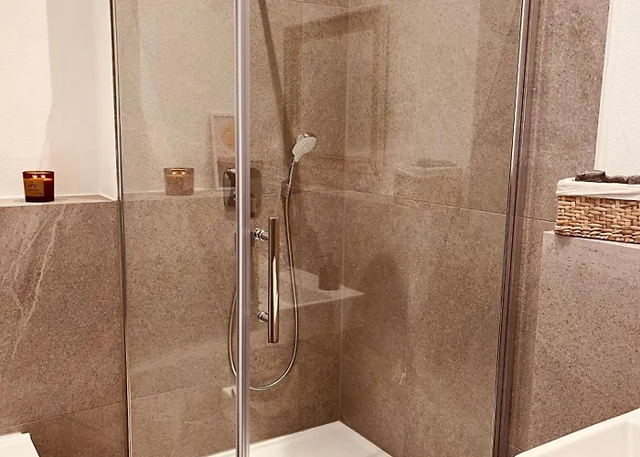 Traumwohnung Mit Grosser Dachterrasse Lägenhet *